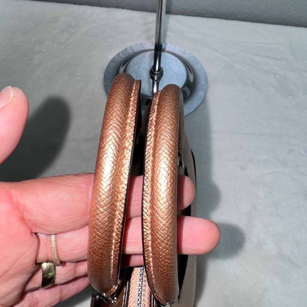 Coach rose gold Leather Interior - Picture 5 of 17